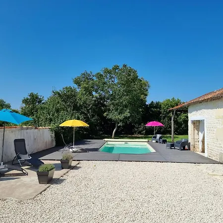 Nyaraló In With Pool & Terrace *